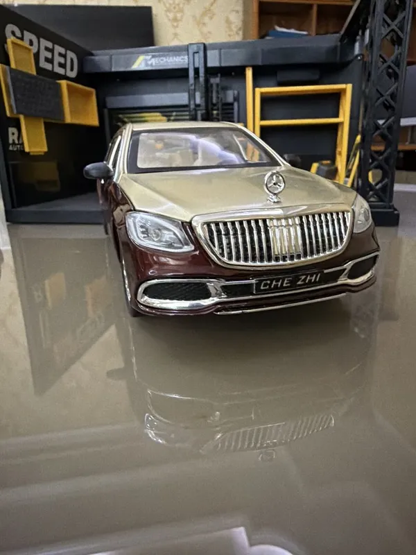 1:24 olchamdagi sifatli model mashina sotiladi