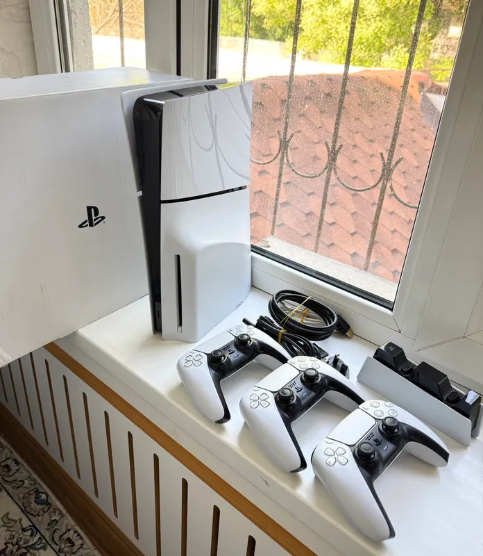 PlayStation 5 Slim Disc 1TB +Obuna 1 PlayStation 5 Slim Disc 1TB +Obuna 1
