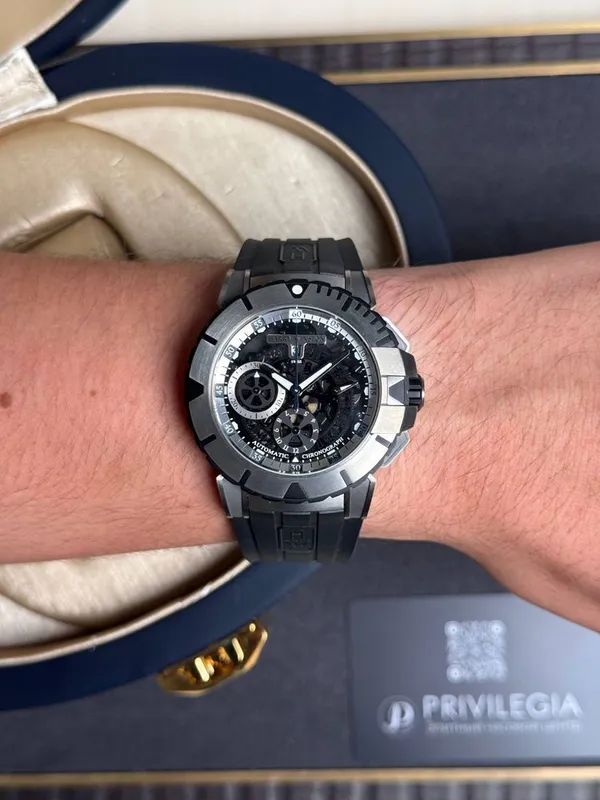 Harry Winston Ocean Sport Chronograph 44mm 2 Harry Winston Ocean Sport Chronograph 44mm 2