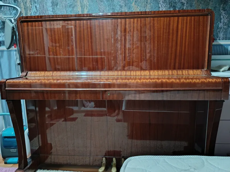 Продаётся пианино PETROF 2 Продаётся пианино PETROF 2