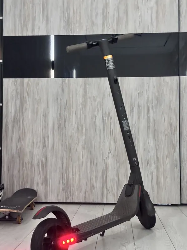 Ninebot kickscooter es2 2 Ninebot kickscooter es2 2