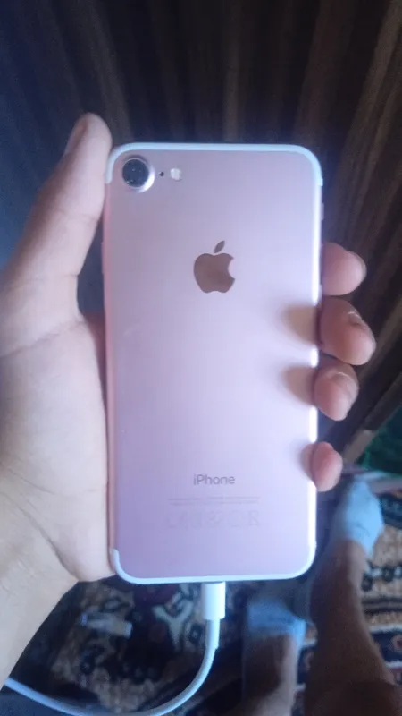 iPhone 7 s iPhone 7 s