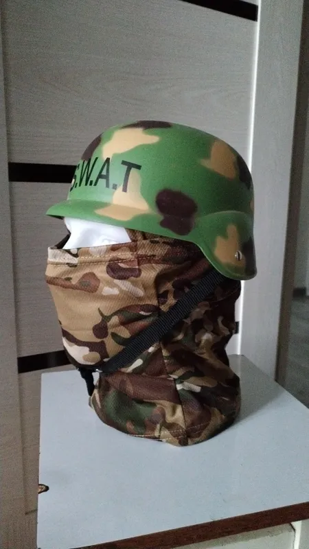 каска детская игрушечная пластик