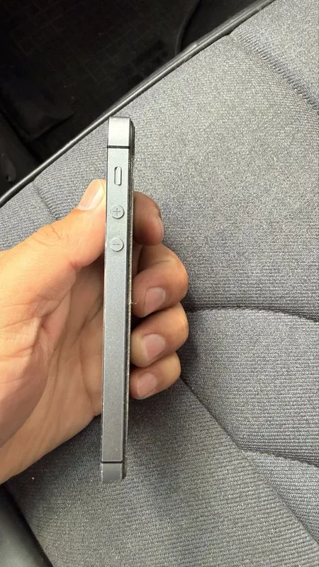 Срочно продаётся iPhone 5s space gray 3 Срочно продаётся iPhone 5s space gray 3