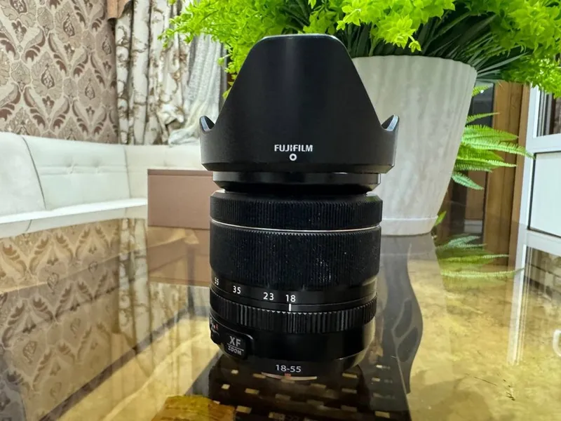 Canon Fujifilm XF 18-55mm f/2.8-4 R LM OIS. 4 Canon Fujifilm XF 18-55mm f/2.8-4 R LM OIS. 4
