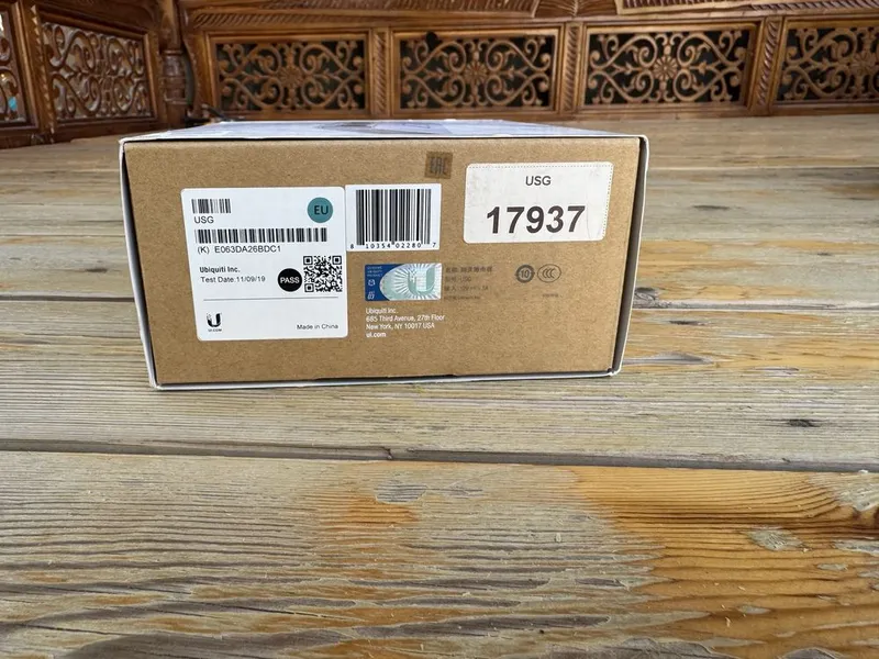 Маршрутизатор Ubiquiti UniFi Security Gateway USG — фото 3