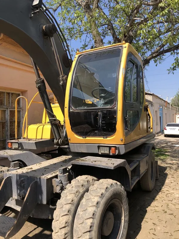 Продается экскаватор Volvo 130 1