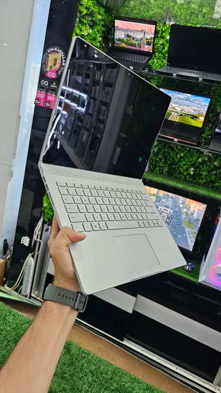 Самая универсальная модель Microsoft Surface Pro 5 9 Самая универсальная модель Microsoft Surface Pro 5 9