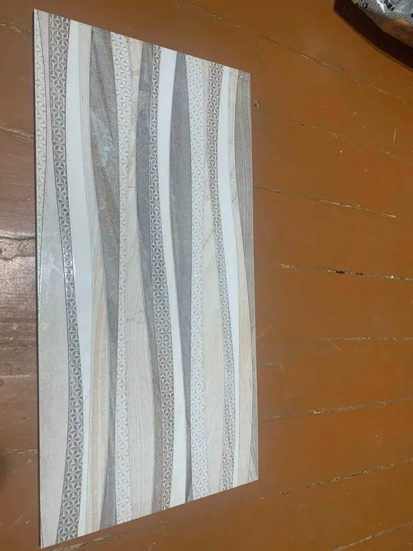 Продам керамическую плитку 300×600 2