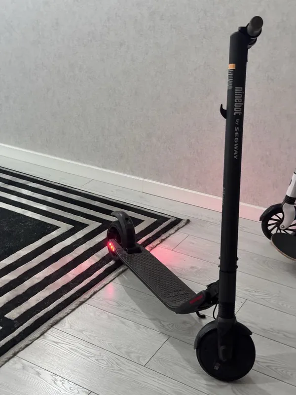 Ninebot kickscooter es2 1 Ninebot kickscooter es2 1