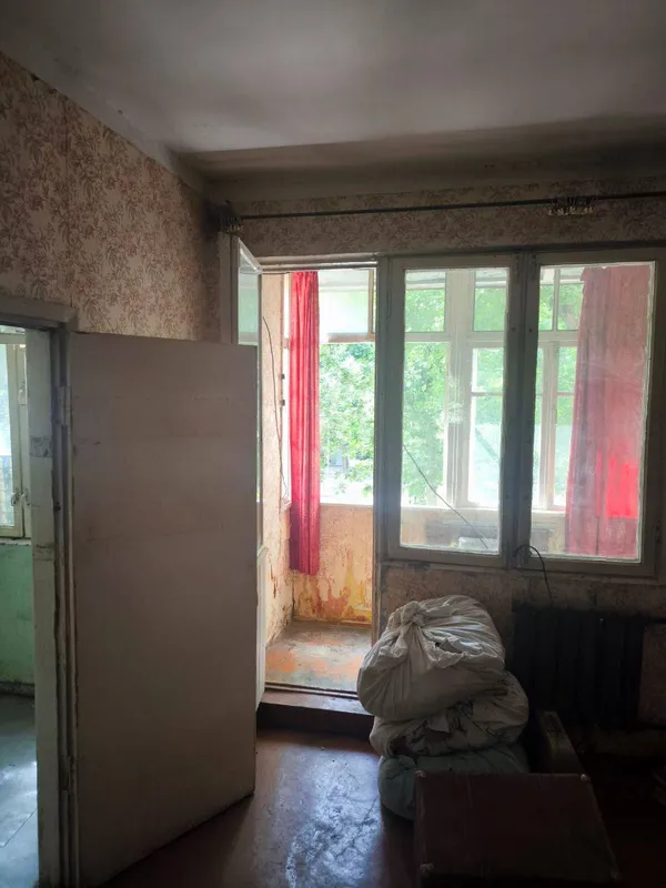Kvartira sotiladi, Xudozhnikov 3