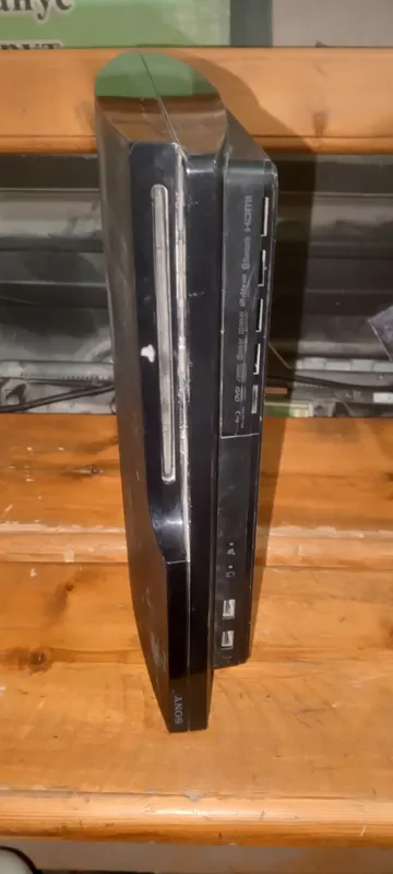 Playstation 3 slim sotiladi 2 ta yangi pulti bilan — фото 1