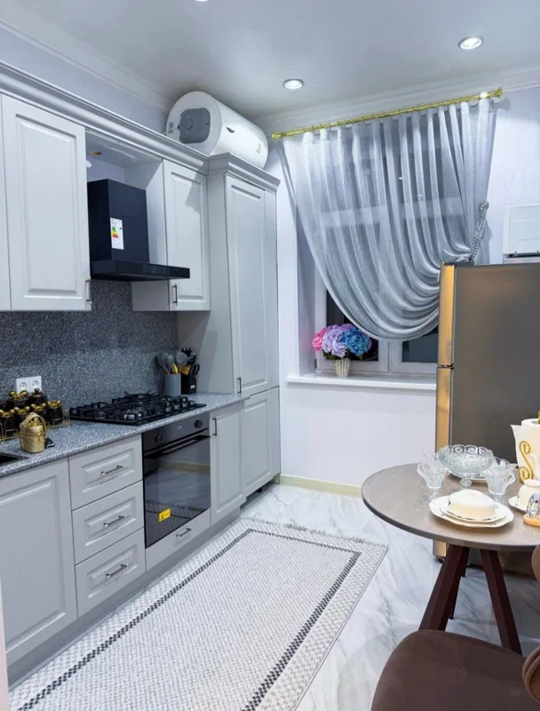 массив Кушбеги, ресторан Дунё
Комнат: 3 2