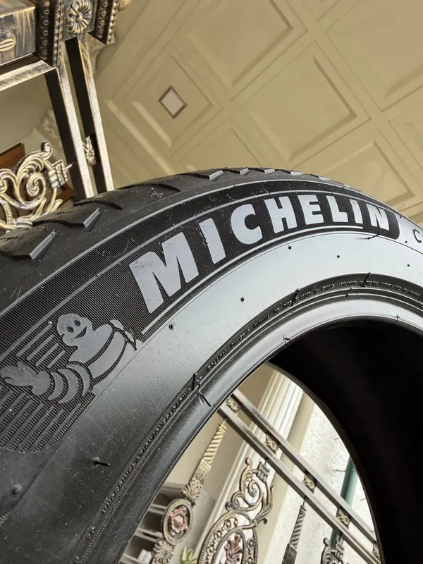Michelin balon sotiladi 235/55/19 — фото 1