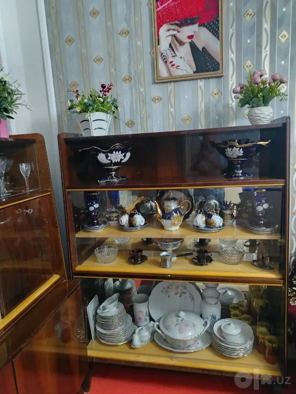 Продаются 2 серванта. 3 Продаются 2 серванта. 3
