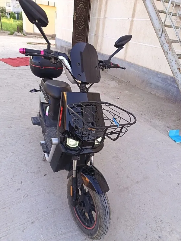 Boshijea Skuter hamma joyi chotki