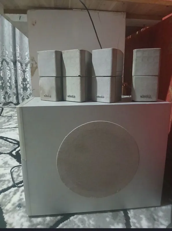 microlab x8 5.1 sotiladi srocno