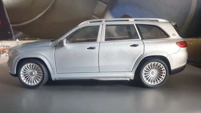 Maybach GLS600 1:24 масштаб 4