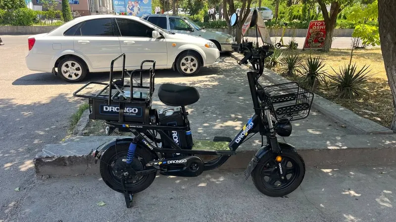 Elektro Skuter sotladi 2 ta batarekasi bilan hali yangi 1