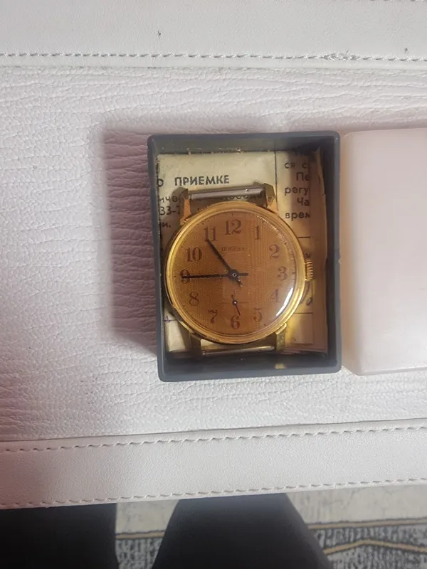 Raketa oltin qoplamali AU10 soatlari 1 Raketa oltin qoplamali AU10 soatlari 1