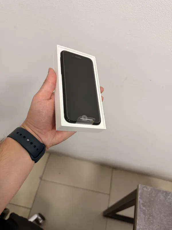 Perfectum iPhone SE 2020 новый 2 Perfectum iPhone SE 2020 новый 2