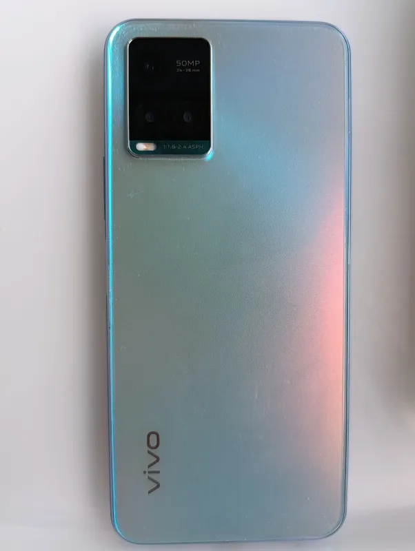 Vivo y33s sotiladi 3