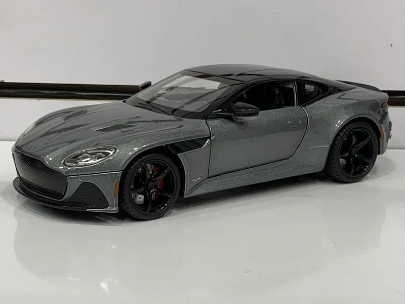 Modelka Aston Martin DBS Superleggera 1:24 4