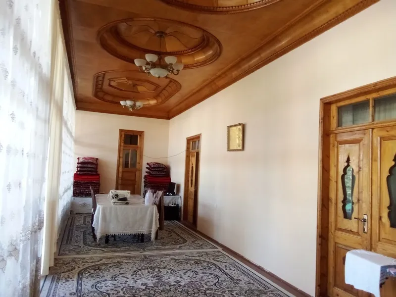 Zangiota tumani tarnov baliqchida uy sotiladi 8 sotik suv gaz svet bor 3