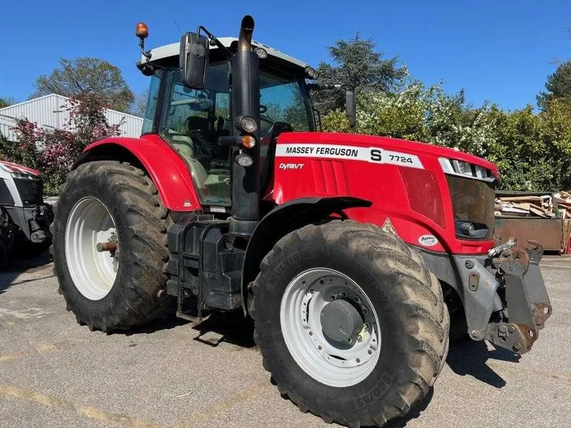 Traktor Massey Ferguson MF7724S 4WD