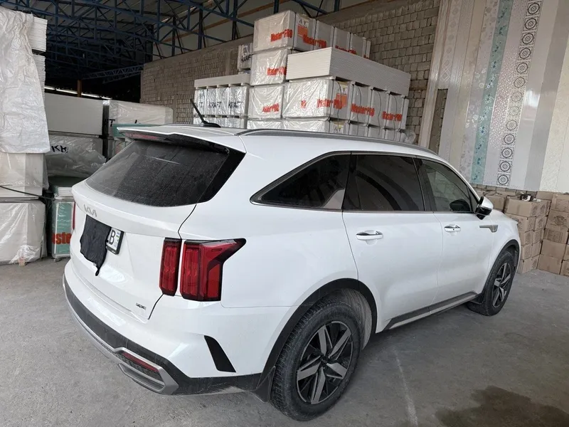 Moshena sotiladi 7 kishilek kia Sorento — фото 4