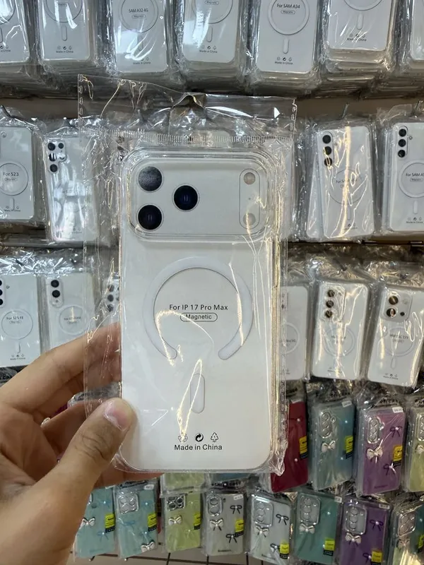 Chehol 17 Pro Max … Iphone 8S gacha