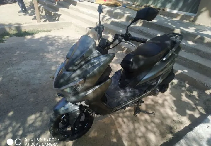 Skuter shoshilinch sotiladi 2