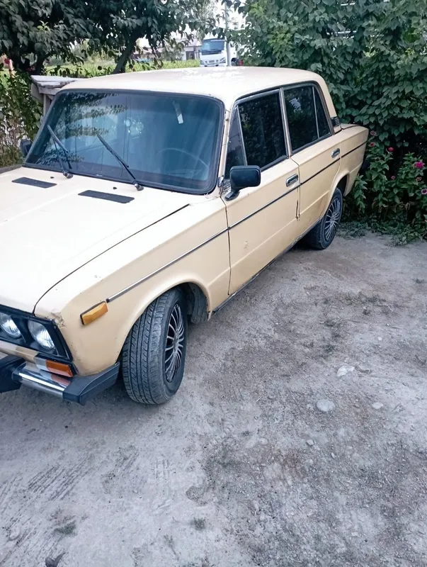 Jiguli Vaz 2106... 2 Jiguli Vaz 2106... 2