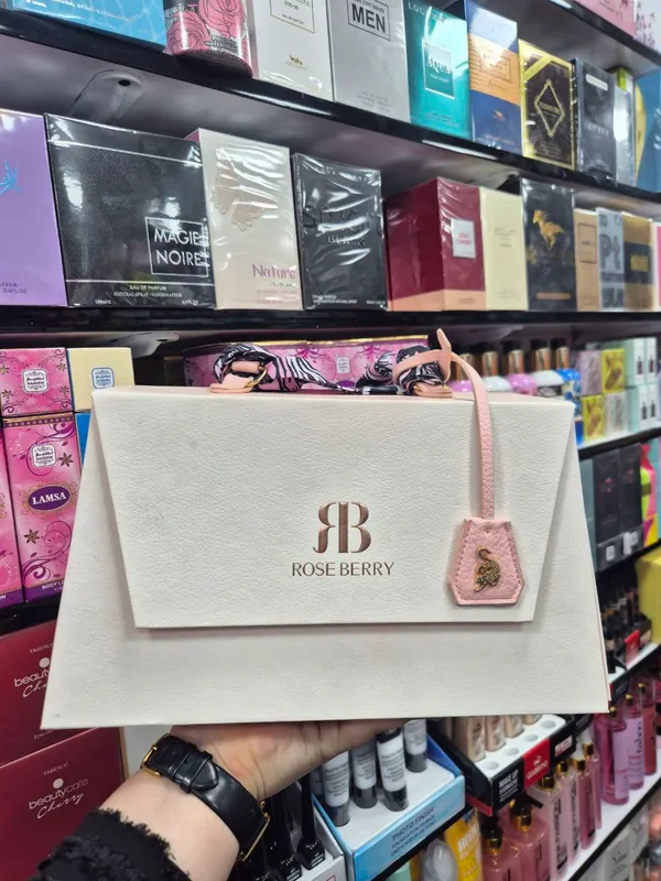 Набор косметики Roseberry 4