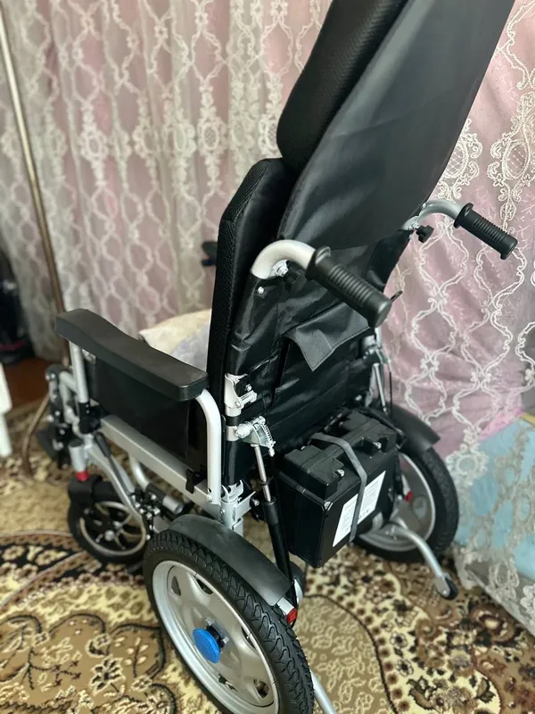 Инвалидная каляска с электроприводом HG-W680 1 Инвалидная каляска с электроприводом HG-W680 1