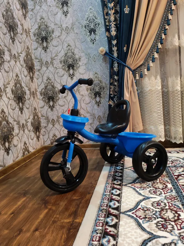 TRICYCLE