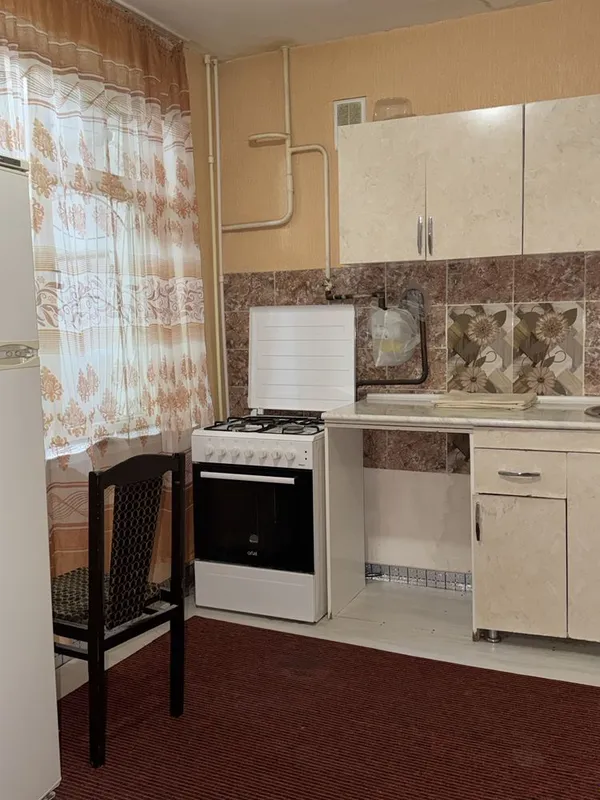 Сдаём в аренду 2-комнатную, 1 этаж 8 Сдаём в аренду 2-комнатную, 1 этаж 8