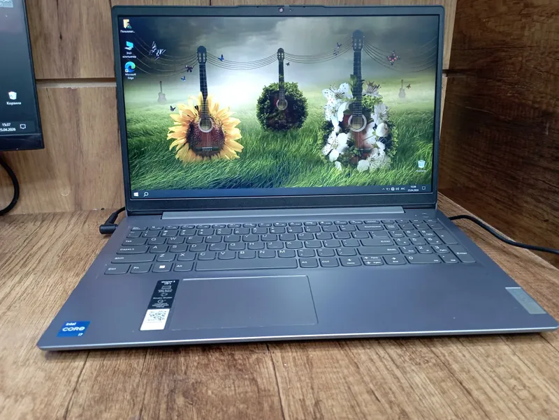 Lenova Core i7 - 11Gen