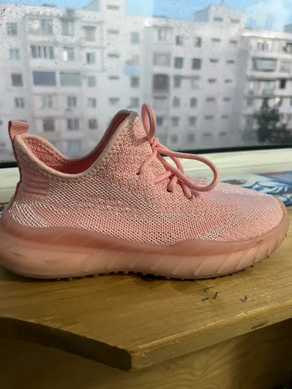 Pink Yeezy sotiladi 50 ming — фото 2