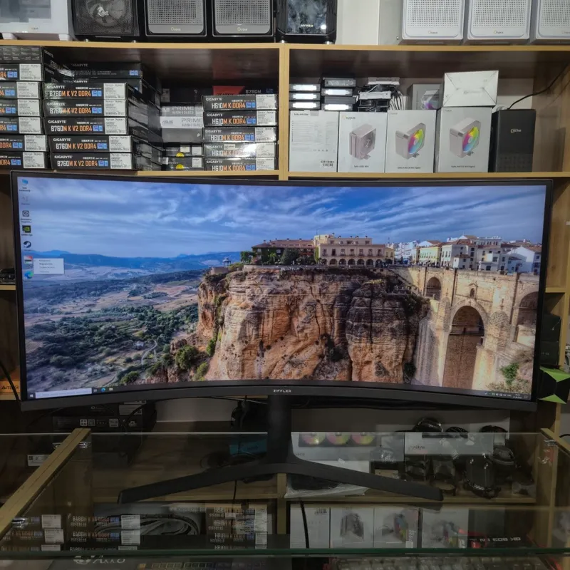 ZIFFLER 34" 3K CURVED 165Hz RGB HAS STAND