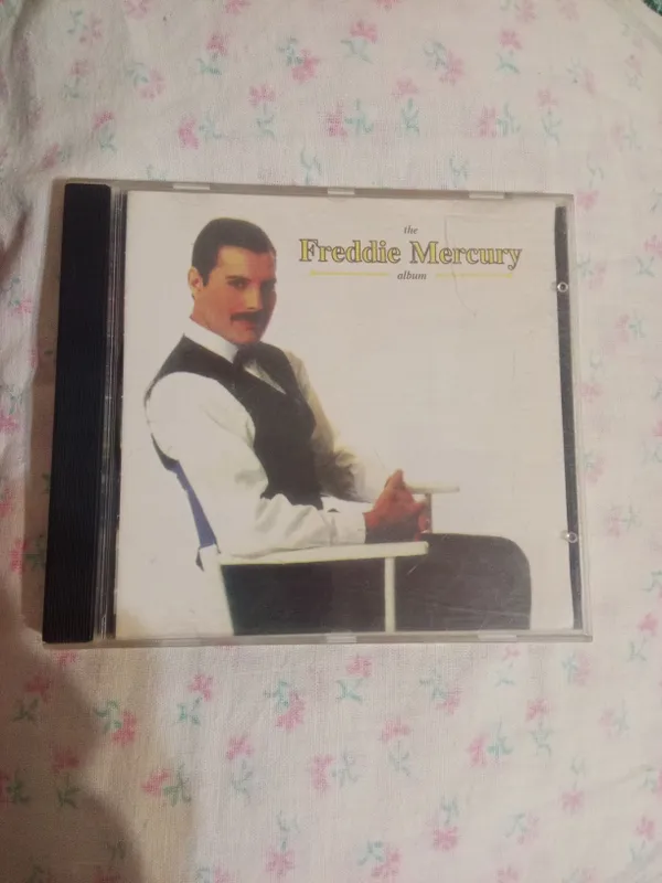 Продам CD диск Фреди Меркури. 1 Продам CD диск Фреди Меркури. 1