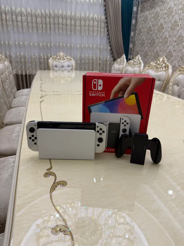 Nintendo Switch OLED 1