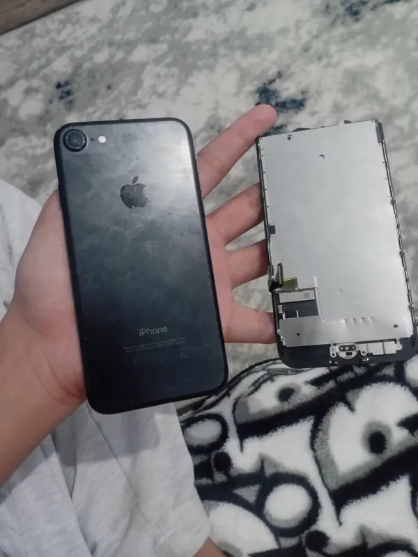 iPhone 7 4