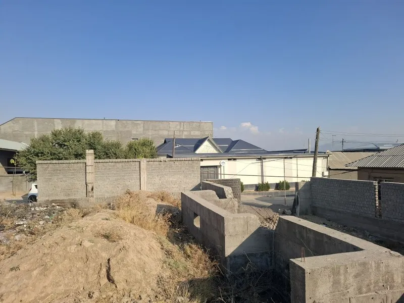 Oqtoshda dacha uchun joy sotiladi