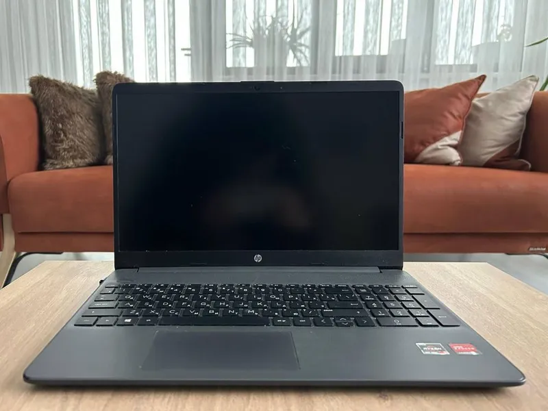 Ноутбук для учебы HP 8гб оперативной памяти.