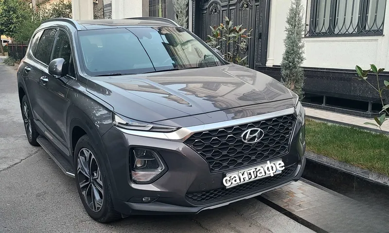 Продается Hyundai SantaFe 2020 года 2 Продается Hyundai SantaFe 2020 года 2