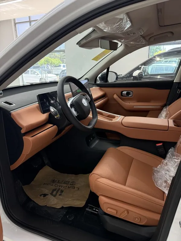 Leapmotor C16 280Km Gibrid 3Йил Гарантия!!! Счет справкада!!! — фото 5