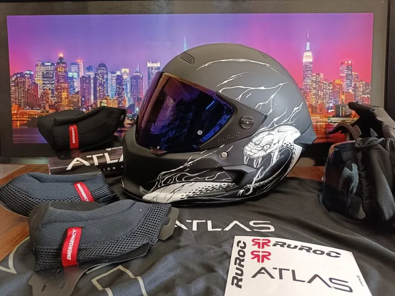 Мото шлем от бренда RUROC ATLAS 2.0