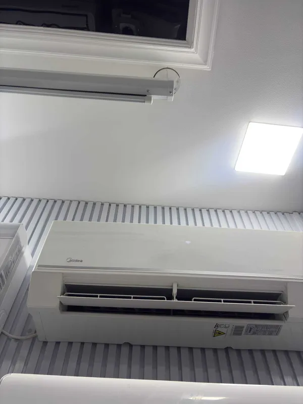 Кондиционер Midea Brabus 9 000 Btu Inverter + Low Voltage — фото 4