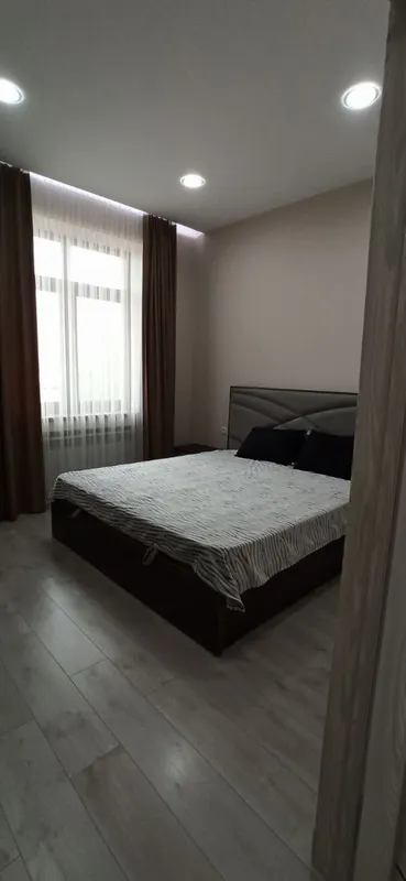 Yakkasaroy tumani bez makler 2 xona uy 380$ 2